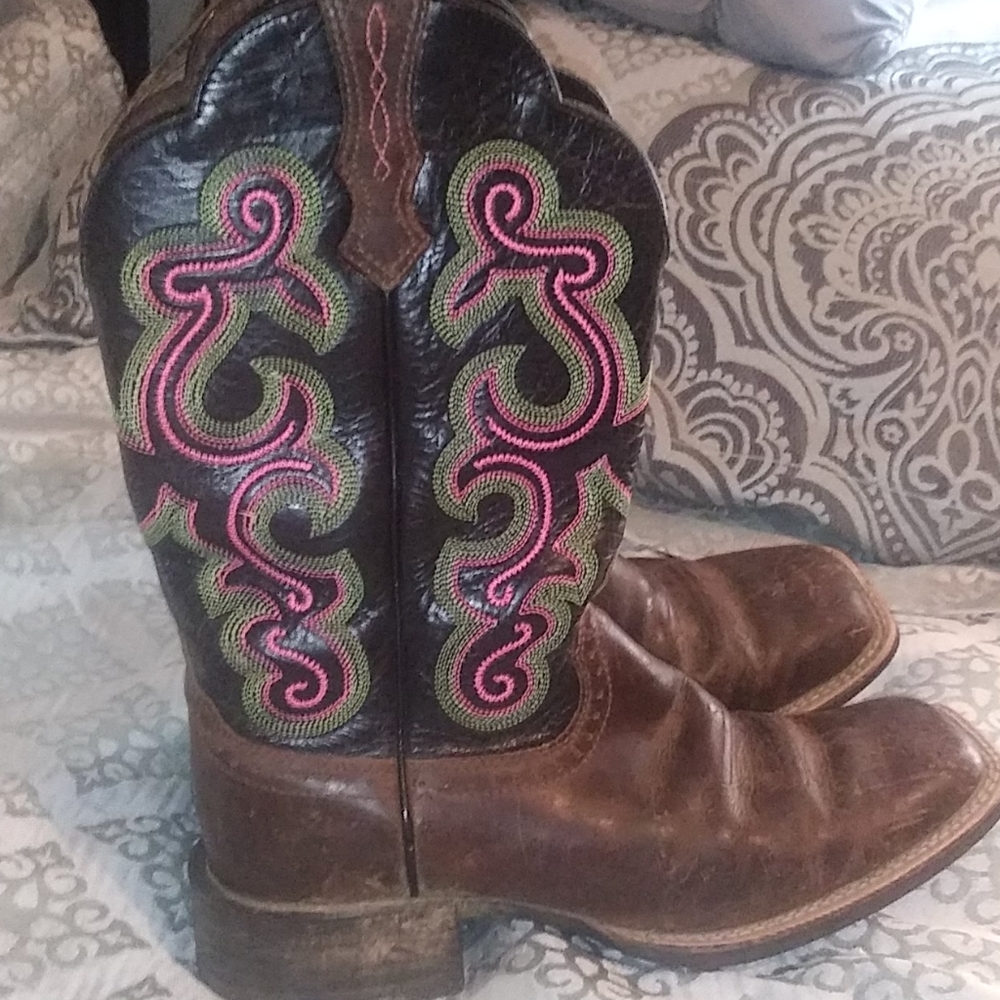 Aria boots